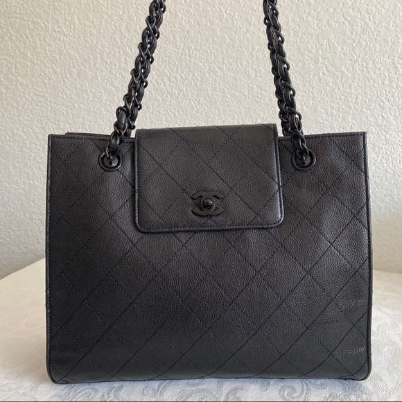 Chanel black quilted leather tote - Picture 1 of 16